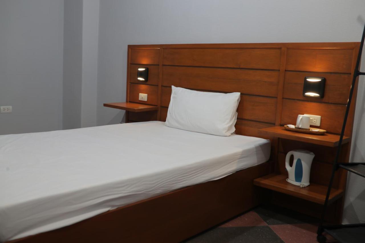 Cerca Hotel Balabag  Eksteriør billede