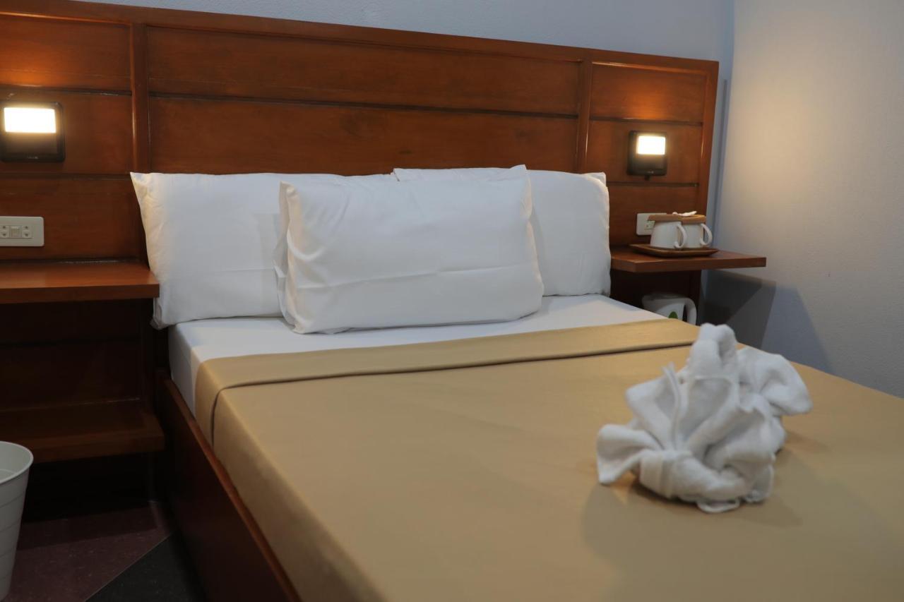 Cerca Hotel Balabag  Eksteriør billede