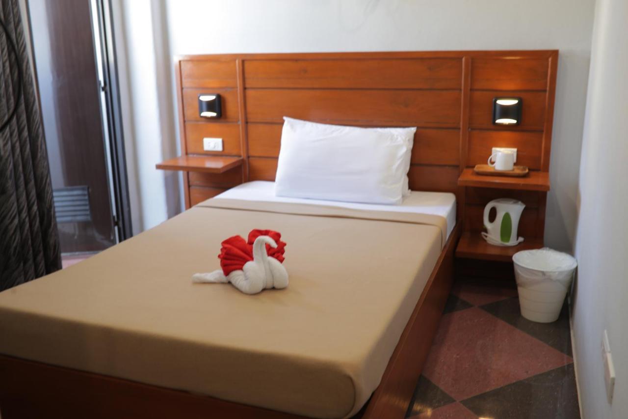 Cerca Hotel Balabag  Eksteriør billede